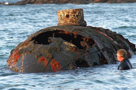 submarine explorer wreck.